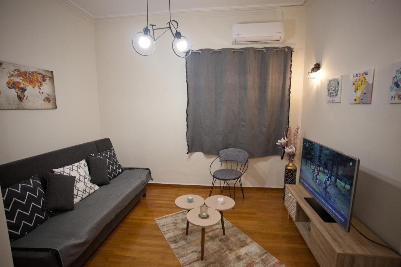 Lovely Nest Piraeus Bagian luar foto