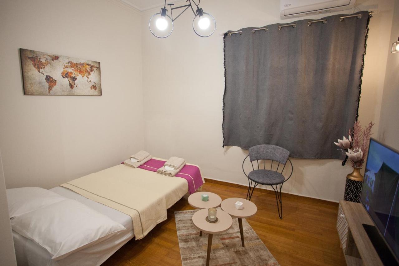 Lovely Nest Piraeus Bagian luar foto